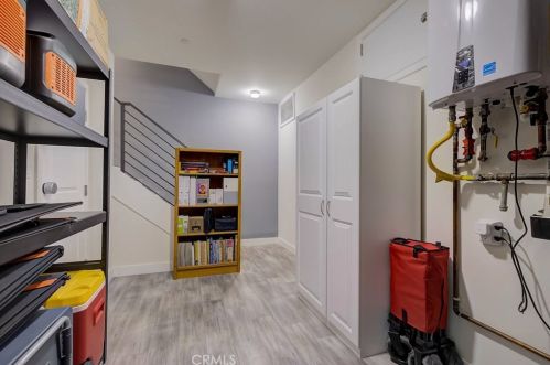 6152 Pacific Coast Hwy, Redondo Beach CA  90277-5906 exterior