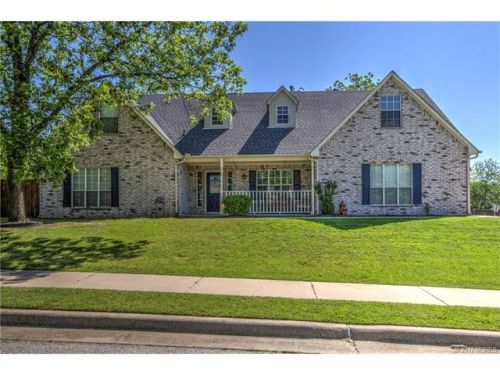 225 Castle Creek Dr, Sapulpa, OK 74066-1789