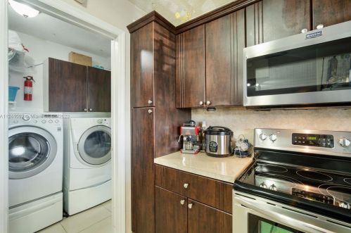 690 50 St, Hialeah FL  33013-1624 exterior