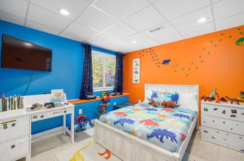 86 Hilltop Dr, Providence RI  02919-3013 exterior