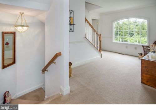 664 Greycliffe Ln, Prospectville PA  19002-1951 exterior