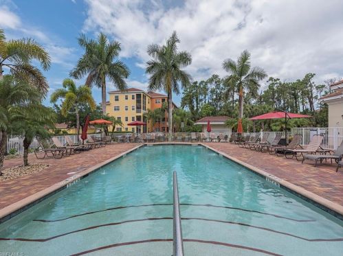 4520 Botanical Place Cir, Naples FL  34112-2400 exterior