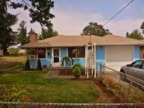 9111 Lawndale Ave, Lakewood, WA 98498-2425