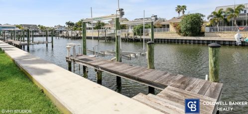 420 Islebay Dr, Ruskin FL  33572-3331 exterior