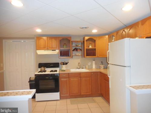 1114 Hunters Chase Ln, Lebanon PA  17046-1575 exterior