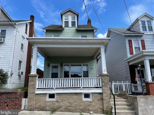 48 3rd St, West Cressona, PA 17929-1023