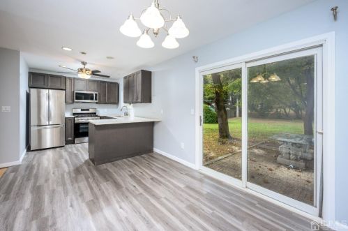 32 Meadow Rd, East Brunswick NJ  08816-4333 exterior