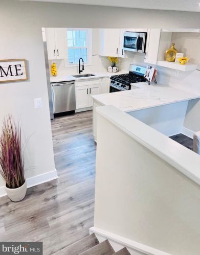 3209 Bayfield Dr, Woodbridge VA  22193-1301 exterior