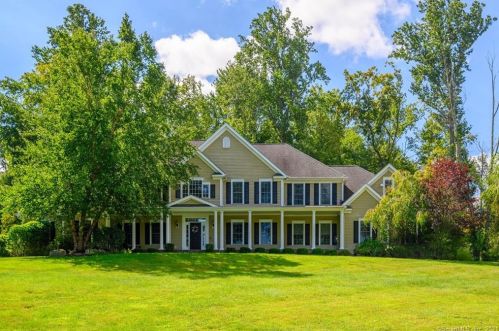3 Winter Ridge Rd, Sandy Hook, CT 06482-1099