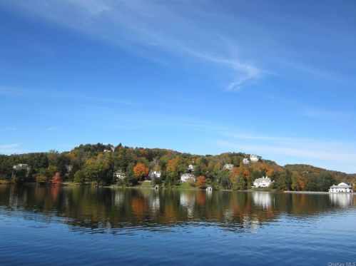 56 Clubhouse Rd, Tuxedo Park, NY 10987-4031
