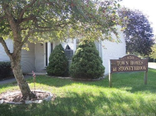 1 Jamie Ln, Manchester, CT 06042-8265