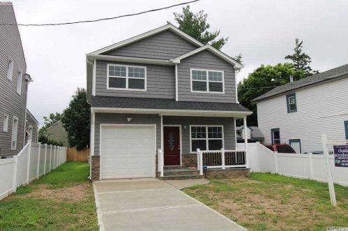 19 Lincoln Ave, Roosevelt, NY 11575-1412