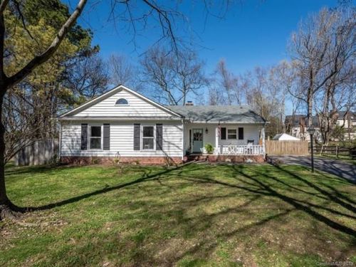 9105 Essen Ln, Charlotte, NC 28210-7671