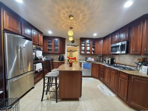 9905 98th St, Jamaica NY  11416-2541 exterior