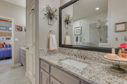 3101 Oak Crest Dr, Lewisville TX  75022-5268 exterior