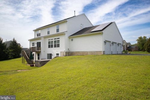 13 Victoria Dr, Swedesboro NJ  08085-3093 exterior