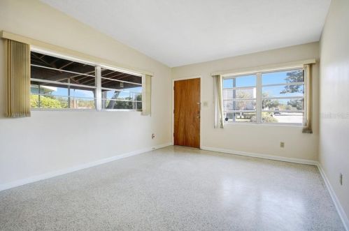 2724 Conway Gardens Rd, Orlando, FL 32806-6601