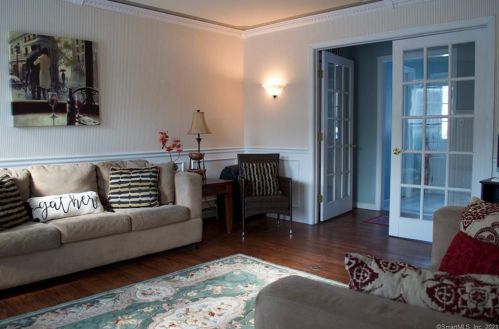 159 Vlg Rd, Huntington CT 06484-1670 exterior