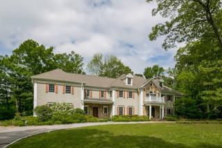 76 Quarry Rd, Stamford, CT 06903-5009