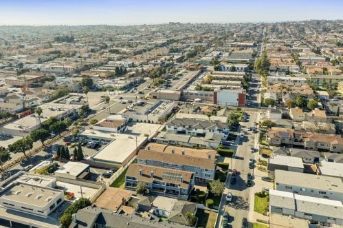 2412 Mathews Ave, Redondo Beach CA  90278-3248 exterior