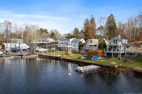 7 Cove Rd, Lyme CT  06371-3402 exterior