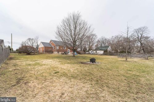 25 Little Rd, Perkiomenville, PA 18074-9571