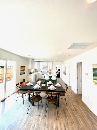 123 Almond Ave, Manteca CA  95337-4422 exterior