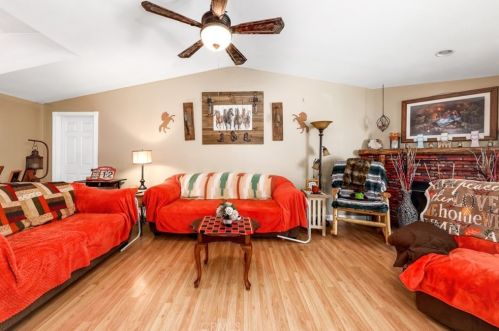 18495 Darin Dr, Perris CA  92570-9187 exterior