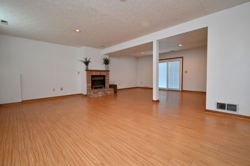 1468 Afton Dr, Florence KY  41042-8510 exterior