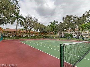 3695 Amberly Cir, Naples FL 34112-2831 exterior