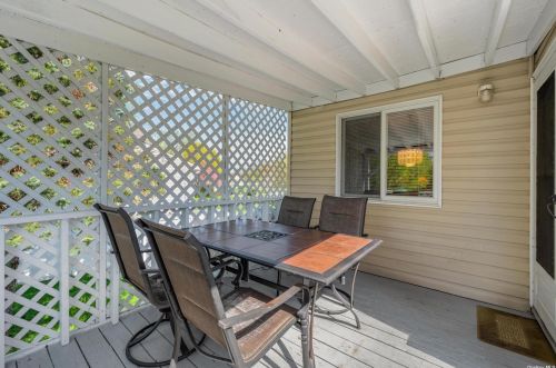 7 Newbrook Ln, Elwood NY  11731-5230 exterior