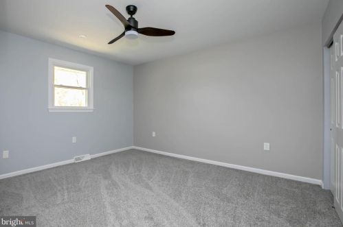 100 Oxford Ave, Berlin Boro NJ  08009-9347 exterior