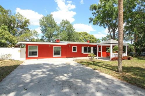10 Lotus Lake Dr, Casselberry, FL 32707-2800