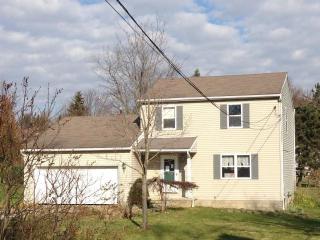 3549 Woodlawn Dr, Barb, OH 44203-6237