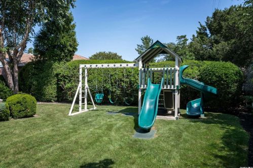 969 End, Woodsburgh NY  11598-1005 exterior