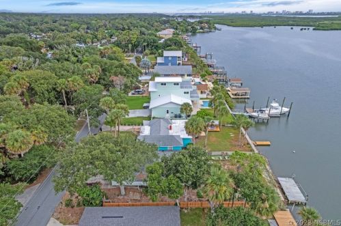 5959 Riverside Dr, Daytona Beach FL 32127-6445 exterior