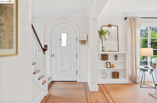 1230 Holman Rd, Oakland CA  94610-2541 exterior