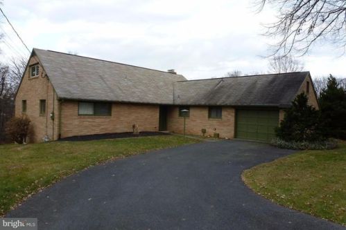 19 Broadmoor Dr, Navy Sup Dpt, PA 17055-5626