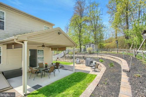 61 Crooked Dr, West Enola PA  17025-1522 exterior