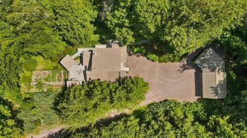150 Scenic View Dr, Addison, PA 15411-2158