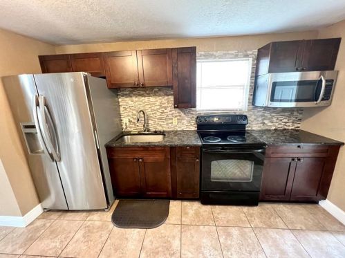 111 1st Ave, Lutz FL  33548-4231 exterior