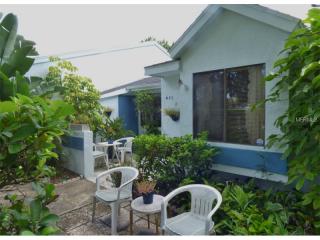 415 Cedar Ridge Ct, Oldsmar, FL 34677-4568