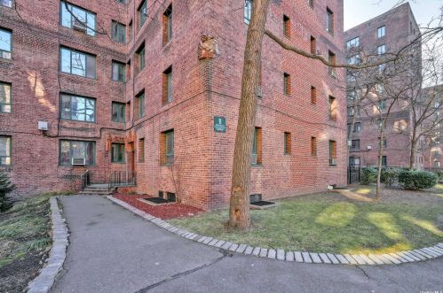 11 Metropolitan Oval, Bronx NY  10462-6502 exterior