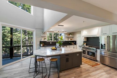 13405 Ski Slope Way, Truckee CA  96161-7026 exterior