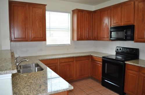 7801 Hidden Path Ln, Denton TX  76210-7131 exterior