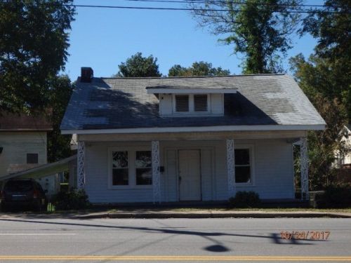 1206 Frederick St, Gaffney SC  29340-3860 exterior