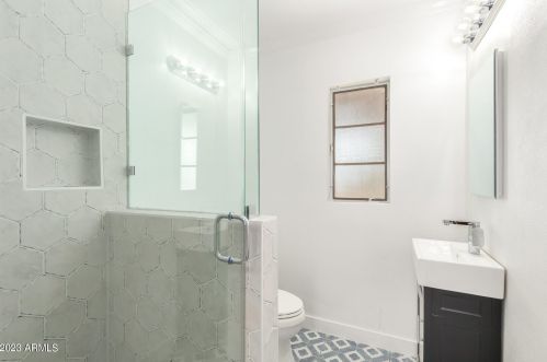 4112 18th Ave, Phoenix AZ  85015-5246 exterior