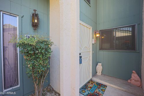 4713 Continental Dr, Glendale, AZ 85308-3404