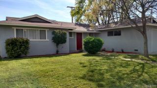 951 Raymond Rd, Hanford, CA 93230-1632