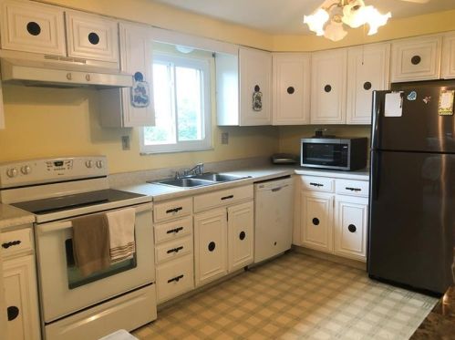 3214 Willett Rd, Pittsburgh, PA 15227-3044